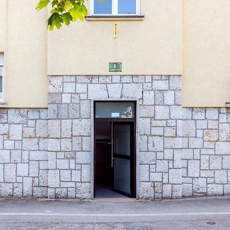 Large Two Bedroom Family App - Free Parking Любляна Екстериор снимка